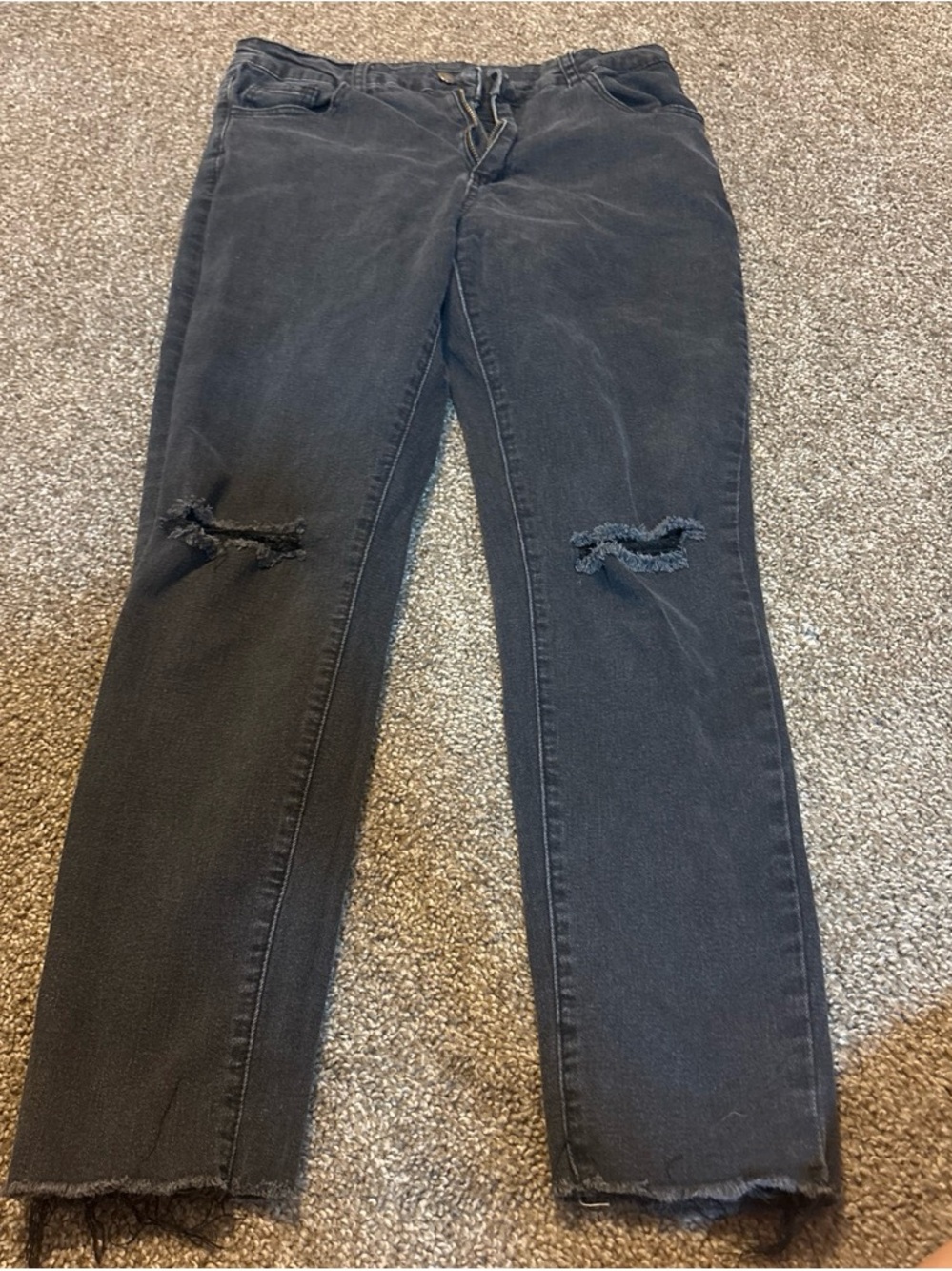 SHEIN Black Skinny Distressed Knee Jeans